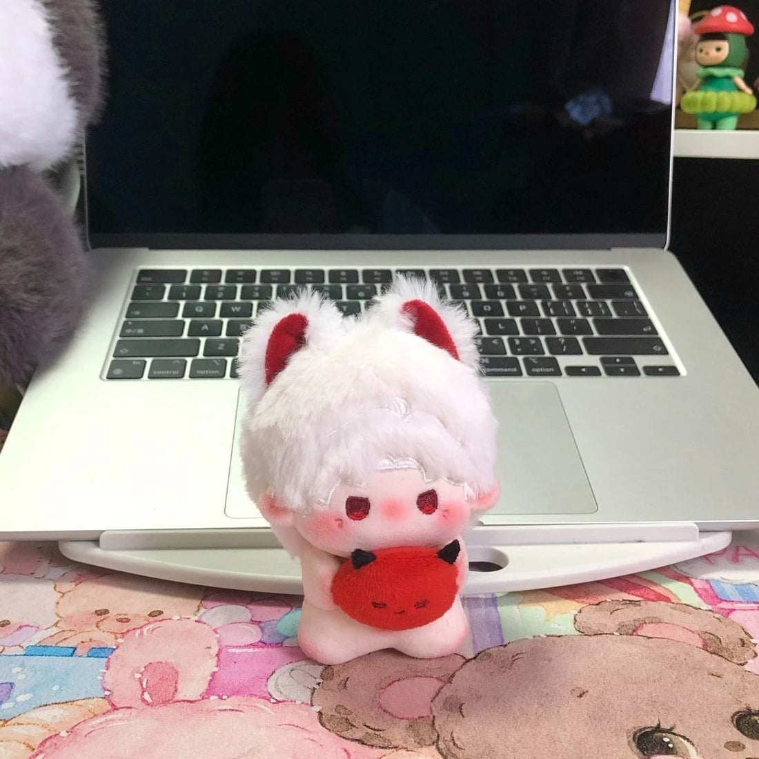 Love and deepspace 10cm plushies hugging position