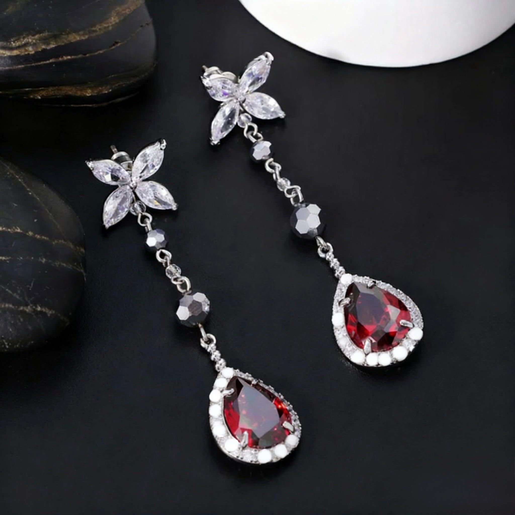 (PREORDER) Sylus Main Story Merchandise Evening Banquet Earring Set