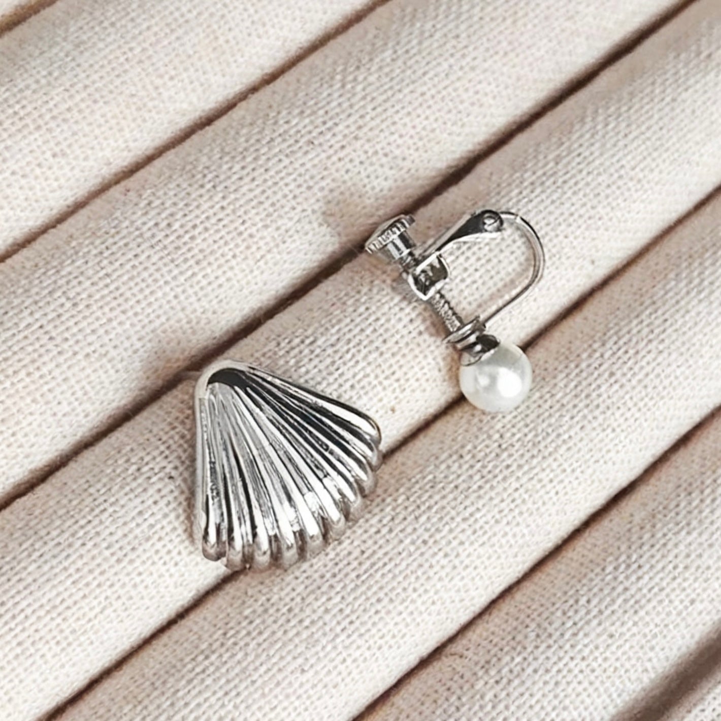 (PREORDER) Love and Deepspace Rafayel Wedding Shell Shiny Earrings