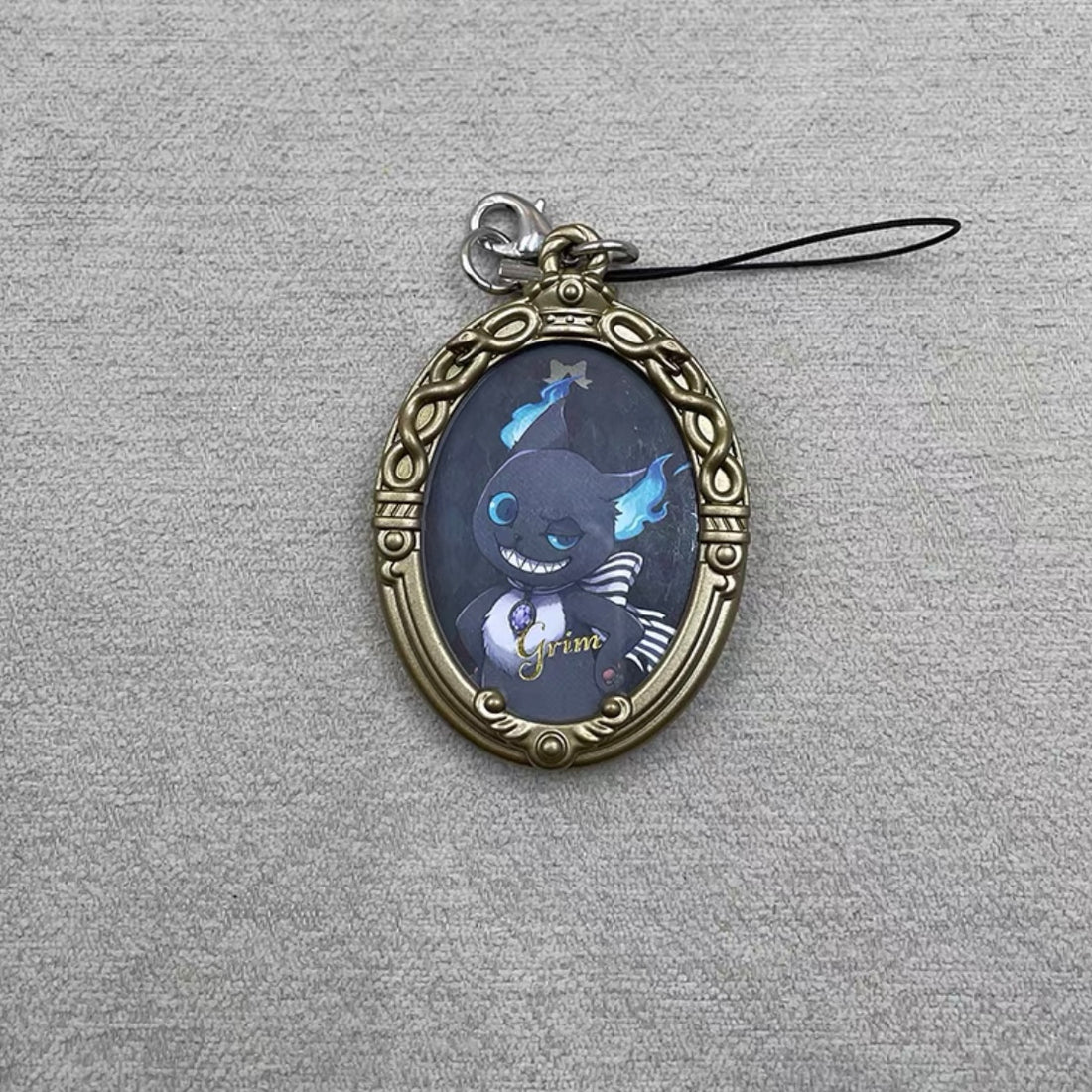 (PREORDER) Disney Twisted Wonderland Acrylic Gashapon Keychain – Riddle, Ace (Authentic Japanese)